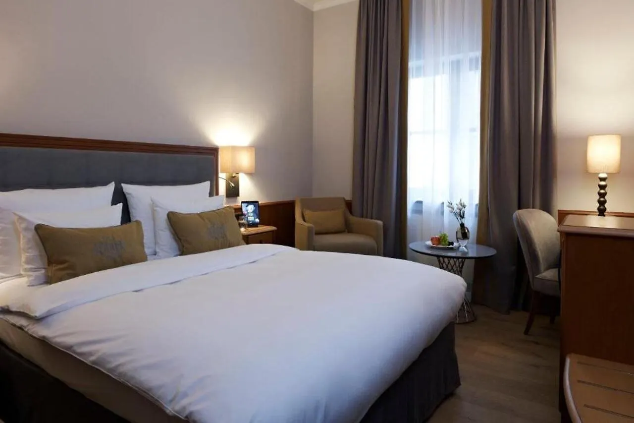 Platzl Hotel Munich 4*,