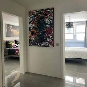 Luxurious 2 Bedroom Old Germany